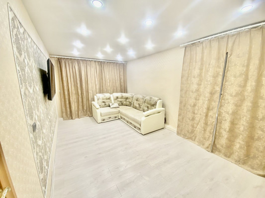 Продам двухкомнатную (2-комн.) квартиру, Заречная ул, 7, Ханты-Мансийск г