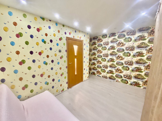 Продам двухкомнатную (2-комн.) квартиру, Заречная ул, 7, Ханты-Мансийск г