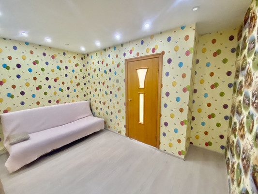 Продам двухкомнатную (2-комн.) квартиру, Заречная ул, 7, Ханты-Мансийск г