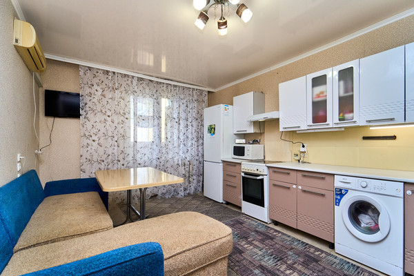 Продам двухкомнатную (2-комн.) квартиру, Симферопольская ул, 58, Краснодар г