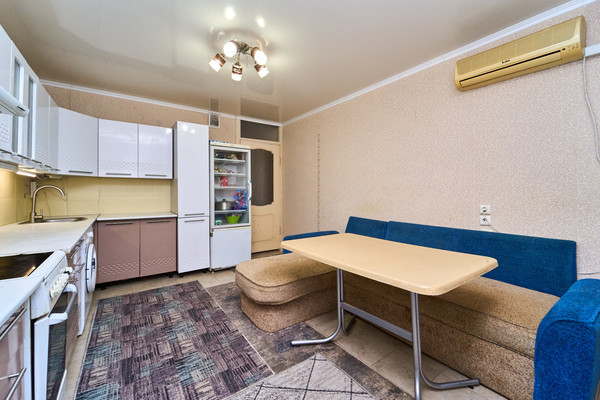 Продам двухкомнатную (2-комн.) квартиру, Симферопольская ул, 58, Краснодар г