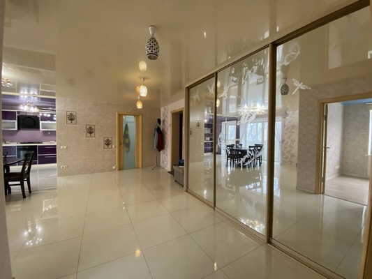 Продам трехкомнатную (3-комн.) квартиру, Советской Армии ул, 32, Армавир г