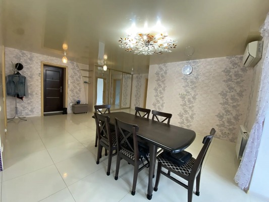 Продам трехкомнатную (3-комн.) квартиру, Советской Армии ул, 32, Армавир г