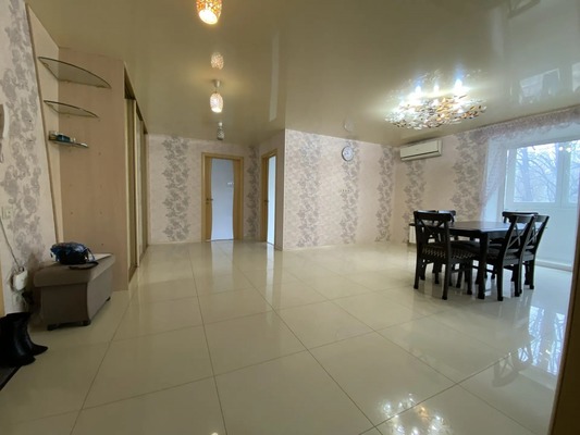 Продам трехкомнатную (3-комн.) квартиру, Советской Армии ул, 32, Армавир г