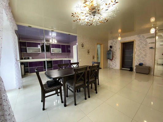 Продам трехкомнатную (3-комн.) квартиру, Советской Армии ул, 32, Армавир г