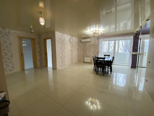 Продам трехкомнатную (3-комн.) квартиру, Советской Армии ул, 32, Армавир г