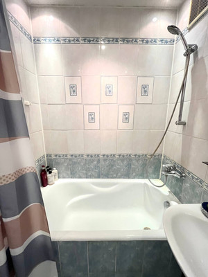 Продам однокомнатную (1-комн.) квартиру, Колхозная ул, 16к1, Услонь д