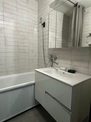 Продам трехкомнатную (3-комн.) квартиру, Варшавское ш, 170Ек8, Москва г