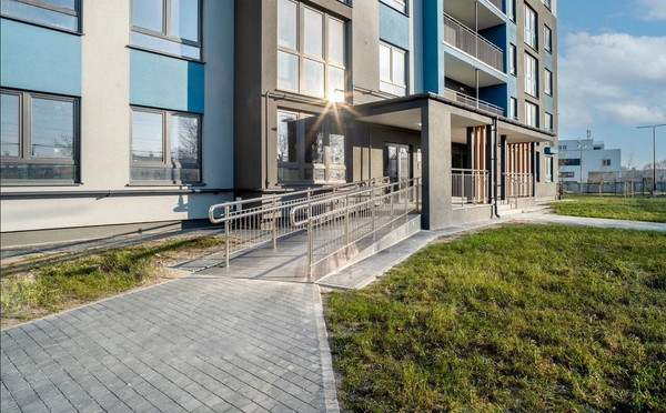 Продам однокомнатную (1-комн.) квартиру, Генерала Челнокова ул, 27, Калининград г