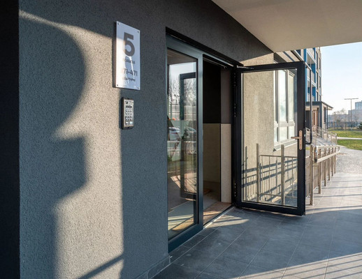 Продам однокомнатную (1-комн.) квартиру, Генерала Челнокова ул, 27, Калининград г