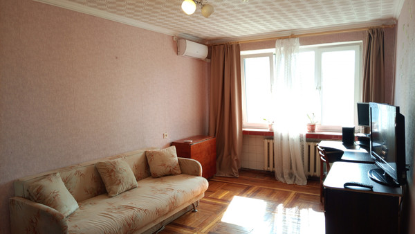 Продам трехкомнатную (3-комн.) квартиру, Аральская ул, 71, Симферополь г