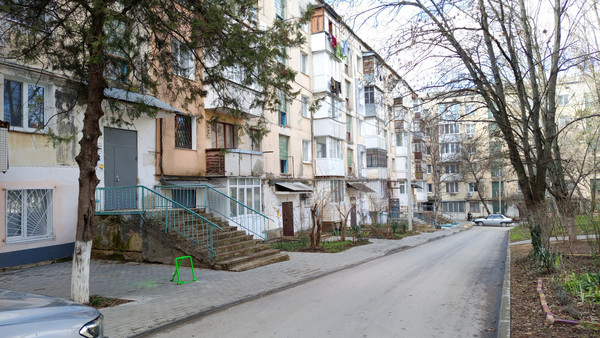 Продам трехкомнатную (3-комн.) квартиру, Аральская ул, 71, Симферополь г