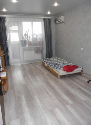 Продам трехкомнатную (3-комн.) квартиру, Портовая ул, 370, Ростов-на-Дону г