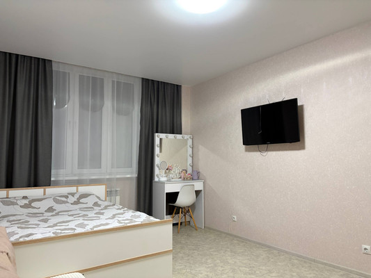 Продам однокомнатную (1-комн.) квартиру, Самаровская ул, 8к1, Ханты-Мансийск г