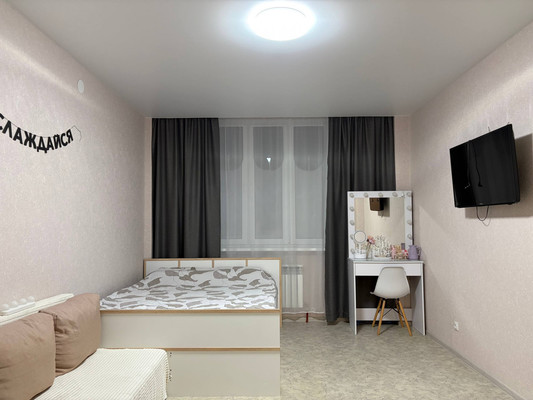 Продам однокомнатную (1-комн.) квартиру, Самаровская ул, 8к1, Ханты-Мансийск г