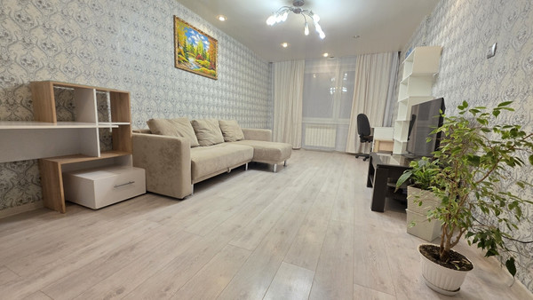 Продам трехкомнатную (3-комн.) квартиру, Базовый пер, 54, Екатеринбург г