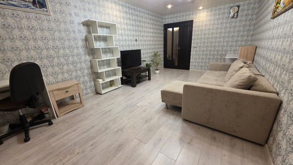 Продам трехкомнатную (3-комн.) квартиру, Базовый пер, 54, Екатеринбург г