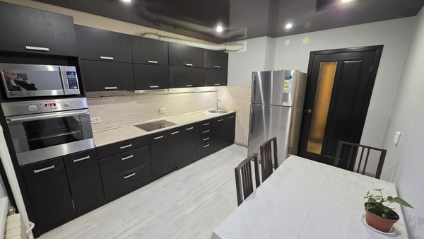 Продам трехкомнатную (3-комн.) квартиру, Базовый пер, 54, Екатеринбург г