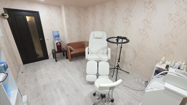 Продам трехкомнатную (3-комн.) квартиру, Базовый пер, 54, Екатеринбург г