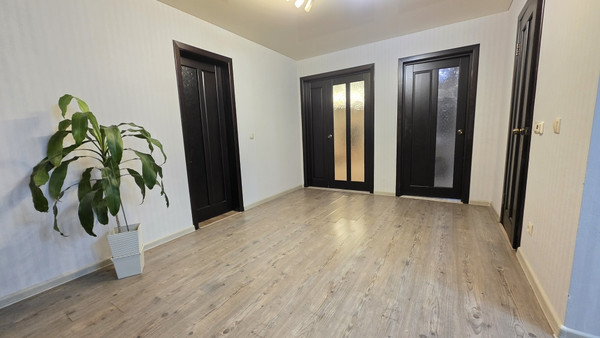 Продам трехкомнатную (3-комн.) квартиру, Базовый пер, 54, Екатеринбург г