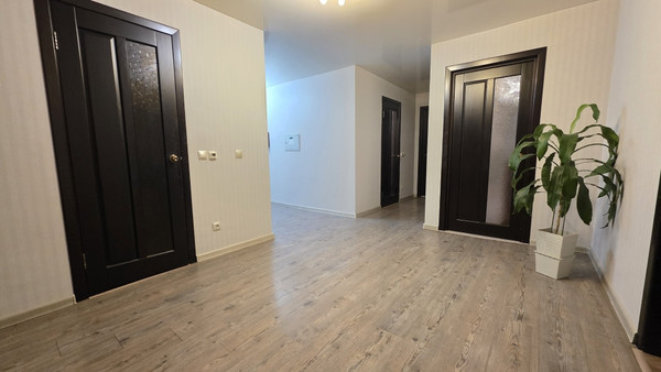 Продам трехкомнатную (3-комн.) квартиру, Базовый пер, 54, Екатеринбург г