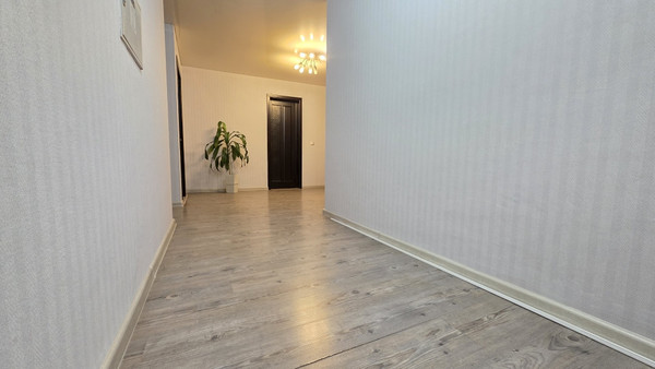 Продам трехкомнатную (3-комн.) квартиру, Базовый пер, 54, Екатеринбург г