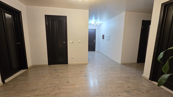 Продам трехкомнатную (3-комн.) квартиру, Базовый пер, 54, Екатеринбург г