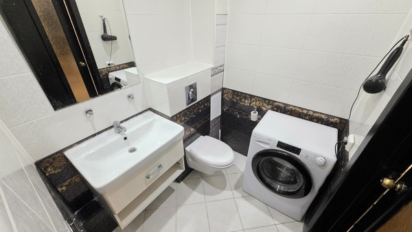 Продам трехкомнатную (3-комн.) квартиру, Базовый пер, 54, Екатеринбург г