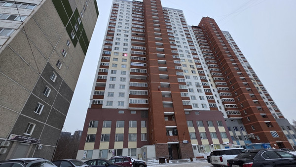 Продам трехкомнатную (3-комн.) квартиру, Базовый пер, 54, Екатеринбург г