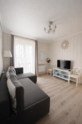 Продам однокомнатную (1-комн.) квартиру, Имени Ю. Гагарина парк, 16Б, Калининград г