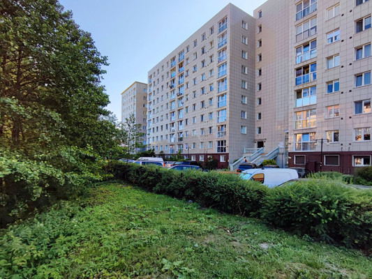 Продам однокомнатную (1-комн.) квартиру, Имени Ю. Гагарина парк, 16Б, Калининград г