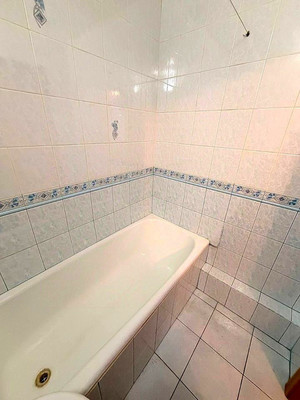 Продам двухкомнатную (2-комн.) квартиру, Ясная ул, 3, Калининград г