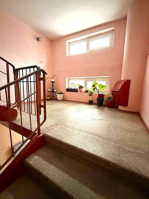 Продам двухкомнатную (2-комн.) квартиру, Ясная ул, 3, Калининград г