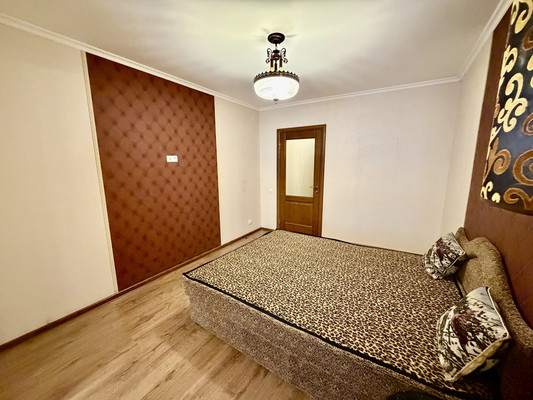 Сдам трехкомнатную (3-комн.) квартиру, Киевская ул, 116, Симферополь г