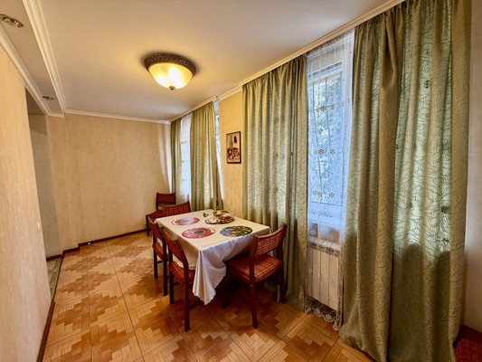 Сдам трехкомнатную (3-комн.) квартиру, Киевская ул, 116, Симферополь г