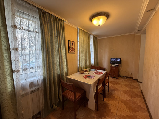 Сдам трехкомнатную (3-комн.) квартиру, Киевская ул, 116, Симферополь г