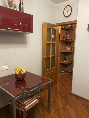 Продам двухкомнатную (2-комн.) квартиру, Шолохова ул, 6, Москва г