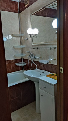 Продам двухкомнатную (2-комн.) квартиру, Шолохова ул, 6, Москва г