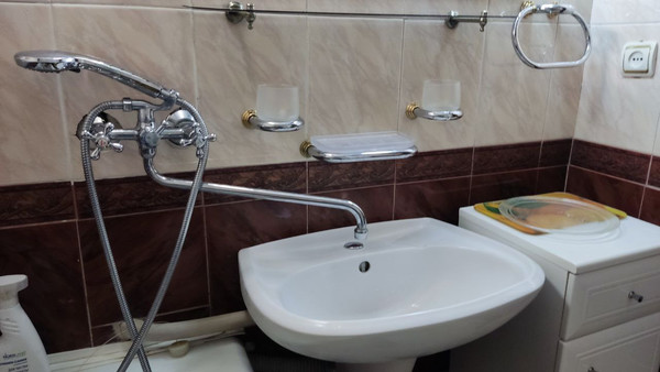 Продам двухкомнатную (2-комн.) квартиру, Шолохова ул, 6, Москва г