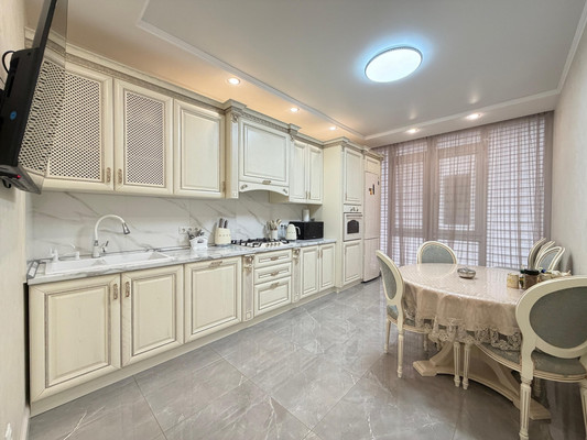 Продам трехкомнатную (3-комн.) квартиру, Тлостанова ул, 32кВ1, Нальчик г