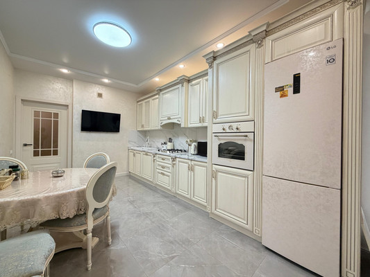 Продам трехкомнатную (3-комн.) квартиру, Тлостанова ул, 32кВ1, Нальчик г