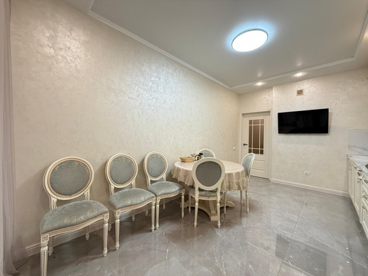 Продам трехкомнатную (3-комн.) квартиру, Тлостанова ул, 32кВ1, Нальчик г