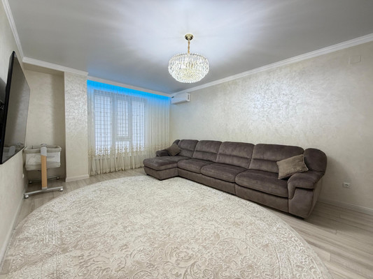 Продам трехкомнатную (3-комн.) квартиру, Тлостанова ул, 32кВ1, Нальчик г