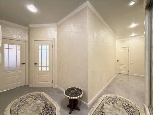 Продам трехкомнатную (3-комн.) квартиру, Тлостанова ул, 32кВ1, Нальчик г