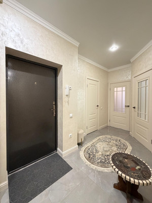 Продам трехкомнатную (3-комн.) квартиру, Тлостанова ул, 32кВ1, Нальчик г