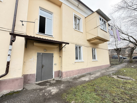 Продам двухкомнатную (2-комн.) квартиру, Мальбахова ул, 119, Нальчик г