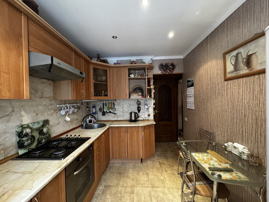 Продам трехкомнатную (3-комн.) квартиру, Звездная ул, 8, Балашиха г