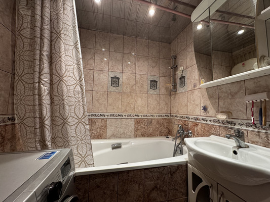 Продам трехкомнатную (3-комн.) квартиру, Звездная ул, 8, Балашиха г