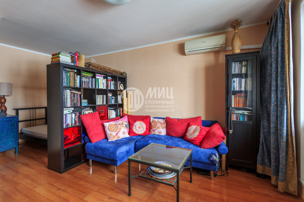 Продам однокомнатную (1-комн.) квартиру, Старобитцевская ул, 11, Москва г