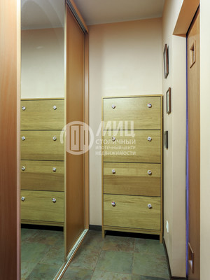 Продам однокомнатную (1-комн.) квартиру, Старобитцевская ул, 11, Москва г